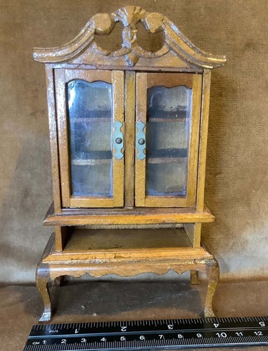 Vintage dolls house - dolls,