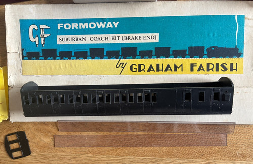 Graham farish surban coach kit - graham,