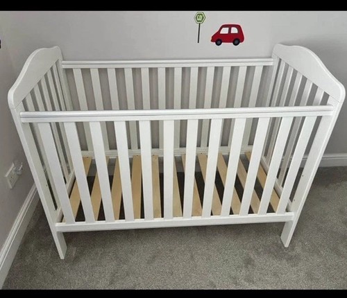 Baby ludlow wooden cot - o,