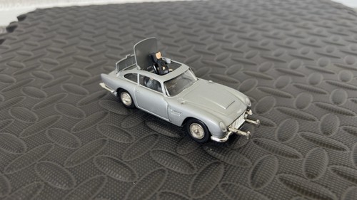 Corgi james bond 007 aston - corgi,