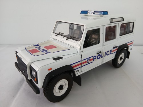 Land rover defender - 1:18,