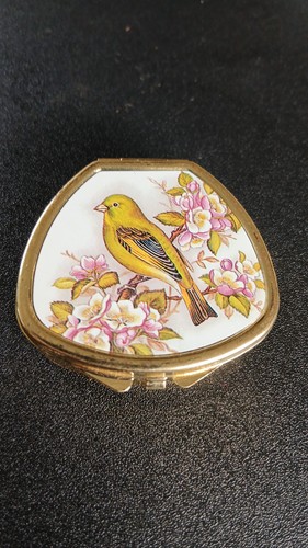 Vintage gold tone round - gold,