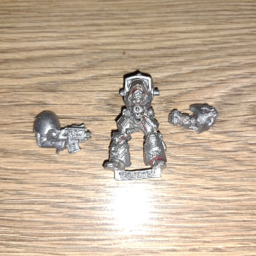 Warhammer 40k space marine - space,