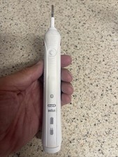 Oral-B Braun Electric Toothbrush 3767 White. Working Well.