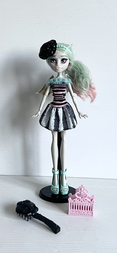 Monster high love scaris - high,