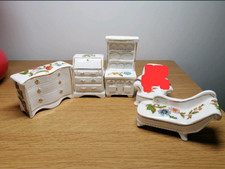 4x  Aynsley Dollhouse Furniture Pieces – scale 1:12