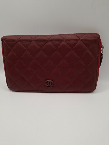 Chanel burgandy matelasse - ,