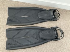 Oceanic Vortex V12 Split Fins Size Small with 2 pairs of Oceanic Dive Boots