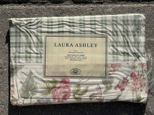 Nwt vintage laura - ashley, one