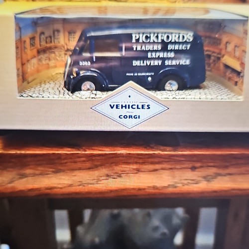 Corgi classic vehicles morris - vehicles,