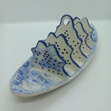 RARE C1830S COPELAND AND GARRETT LATE SPODE BLUE AND WHITE TRANSFER TOAST RACK.
