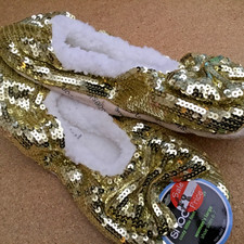Ladies SNOOZIES Slipper Gold