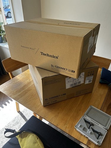 Technics 1200mk7 turntables - sl-1200mk7,