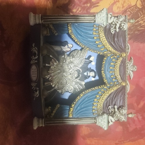2001 carlton heirloom ornament - carlton,