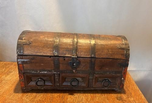 Wooden chest treasure trunk - chest,
