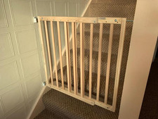 Safetots Stair Gate Wooden, Chunky, Screw Fit Gate, Natural, 63.5cm - 105.5cm