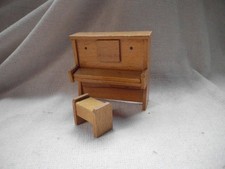 VINTAGE UPRIGHT WOODEN PIANO &