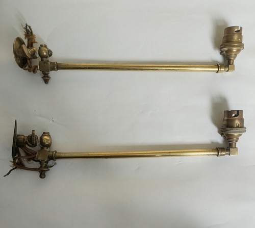 Pivoting gas light - pivoting,