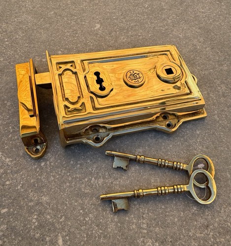 Davenport door rim lock latch - door,