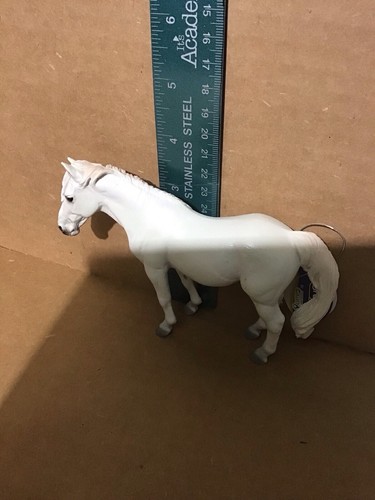 Breyer grey camargue - breyer,