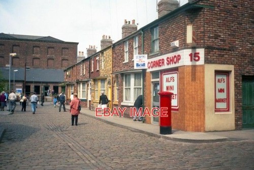 Photo coronation street - ,