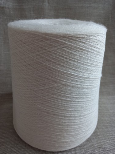 Machine knitting yarn