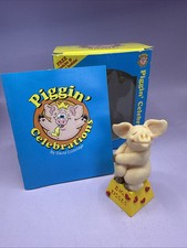 Piggin Pig Ornament - 18028 - Piggin' Big Kisses