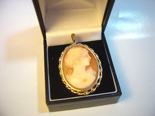 Incredible Solid 9ct Gold