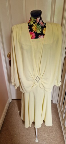 Vintage condici pale yellow - vintage,