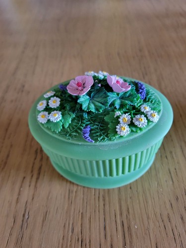 Green floral topped - topped, ceramic