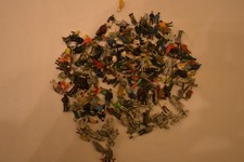 Bag of N gauge figures