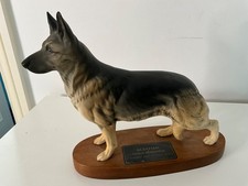 Beswick Connoisser Porcelain Alsatian German Shepard Dog Figure On Wooden Plinth