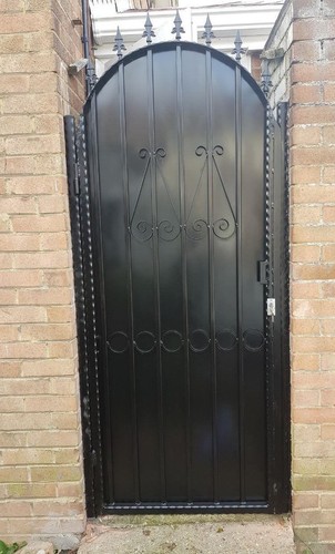 Metal gate wrought iron - /,