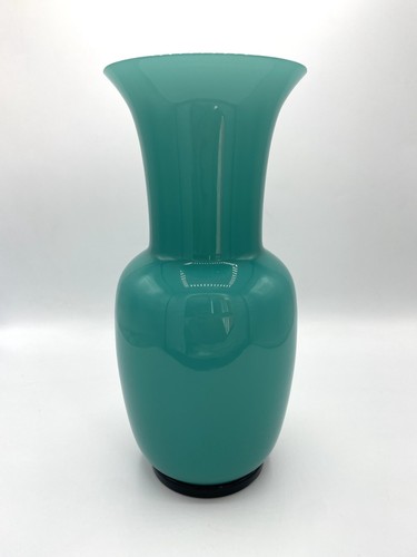 Venini medium opaline vase - medium,