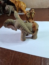 Tuskers 90876 Henry Paka & The Meercats “ele-vator “ 2001 Elephant Ornament 