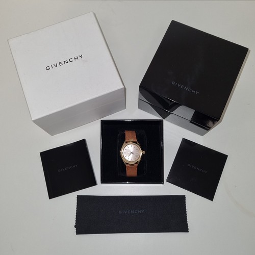 Givenchy eleven swiss made - givenchy,