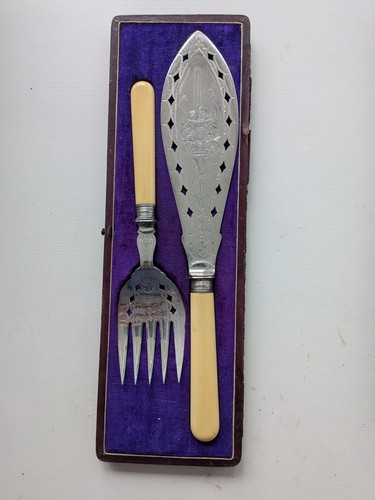 Victorian silver plated fish - silver,