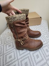 BNIB Tan Pavers Wool Knit Cuff