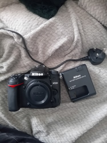 Nikon d7000 dslr camera body - camera,