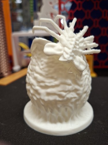 Sci alien egg 3d - •,