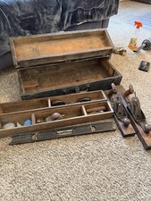 VINTAGE CARPENTERS TOOLBOX