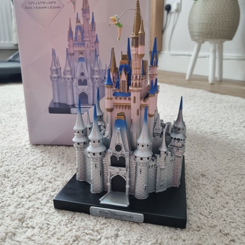 Disney parks cinderella castle - parks,