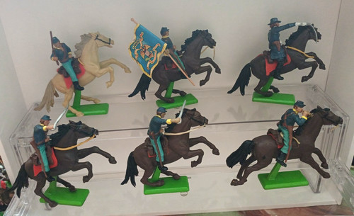 Britains deetail plastic - x,