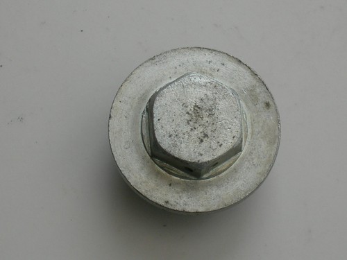 Suzuki gt750 crankcase - crankcase, water