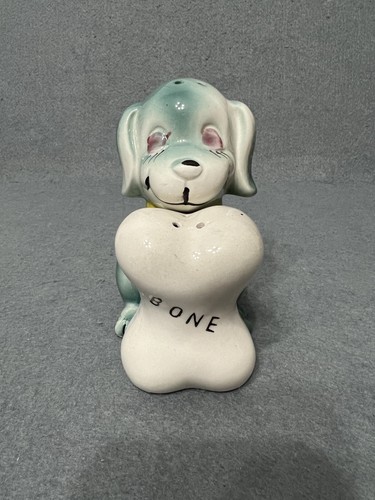 Vintage dog salt pepper shaker - dog,