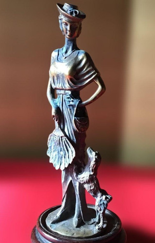 Bronze sculpture lady and - sculpture,