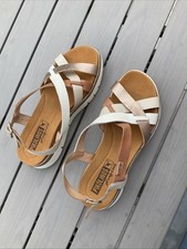 Pikolinos Tan/white/gold