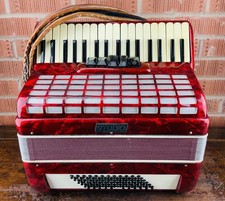 Piano Accordion 72 Bass 34 Treble Keys 5 Register Coupler Hsinghai Studio Cased