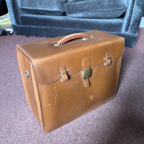 Alfred dunhill pilot case - alfred, pilot’s