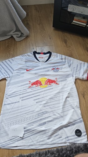 Red bull leizpig football - red,